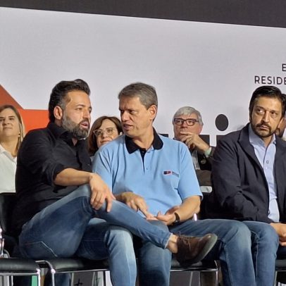 Tarcísio Gomes destaca entrega de casas em evento na Grande São Paulo