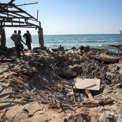 Ataque de Israel a café em Gaza deixa dezenas de mortos, incluindo operativa do Hamas