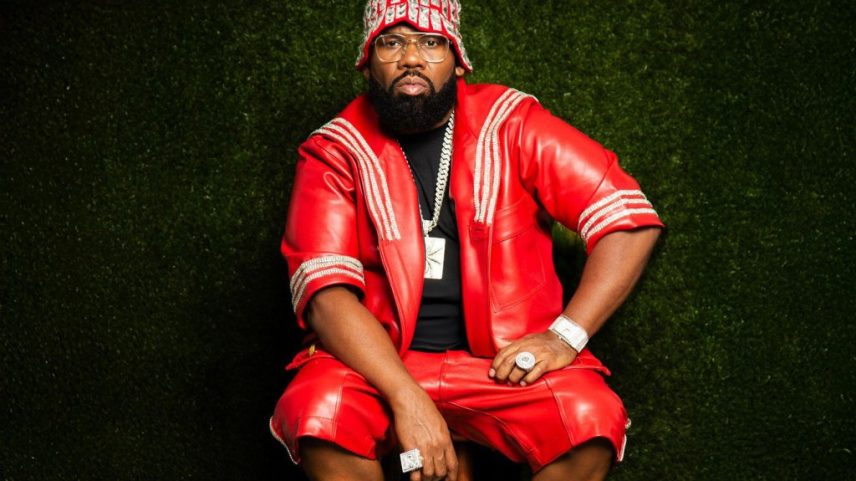Raekwon senta-se para uma entrevista com a Billboard sobre o estado do hip-hop e seu novo álbum, "The Emperor's New Clothes." (Foto: Reprodução)