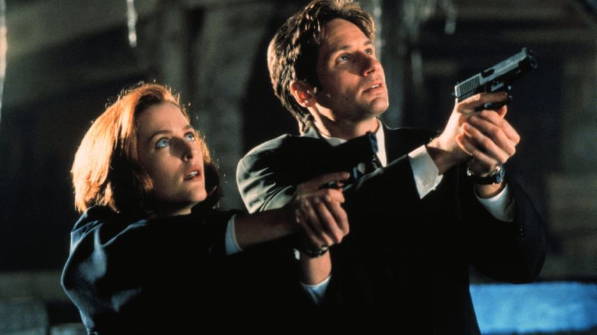 Gillian Anderson e David Duchovny, em uma imagem da série 'Expediente X'. (Foto: Reprodução)