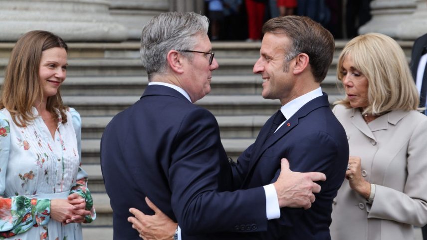 Emmanuel Macron e Keir Starmer (Foto: Ludovic Marin / AFP)