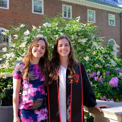 Irmã de laureada em Harvard inicia vaquinha para doutorado após corte de verba