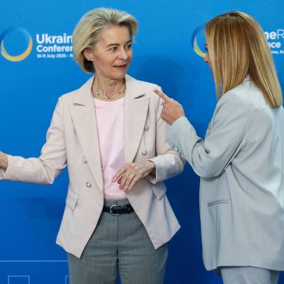 Parlamento Europeu rejeita moção de censura contra presidente da Comissão Europeia