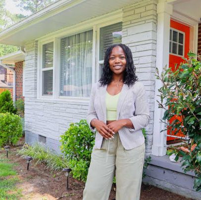 Jovem compra casa aos 23 anos e transforma o lar em um espaço especial
