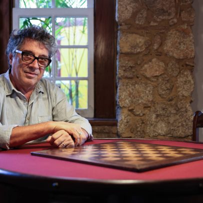 Sandro Veronesi apresenta reflexão sobre a vida do homem comum ao público engajado