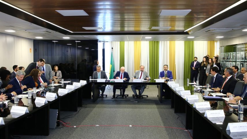 Reunião do Conselho Nacional de Política Energética, realizada no Ministério de Minas e Energia, teve participação do presidente Lula (Foto: Tauan Alencar/MME)