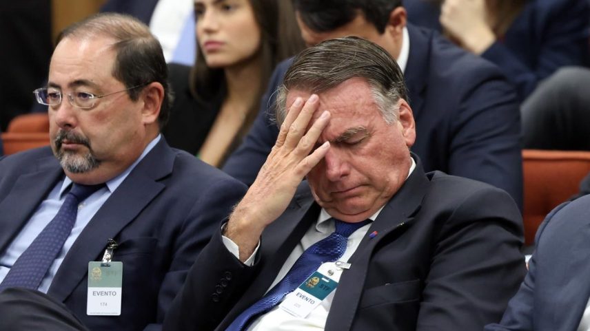 Bolsonaro passa a usar tornozeleira eletrônica e não poderá usar redes sociais (Foto: Reprodução)