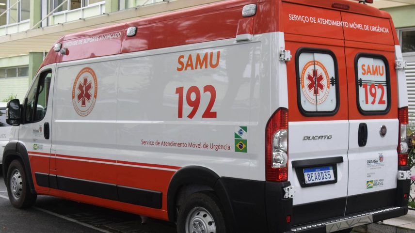 Equipe do Samu identificou pacotes contendo celulares escondidos sob as roupas de jovem (Foto: SESA)