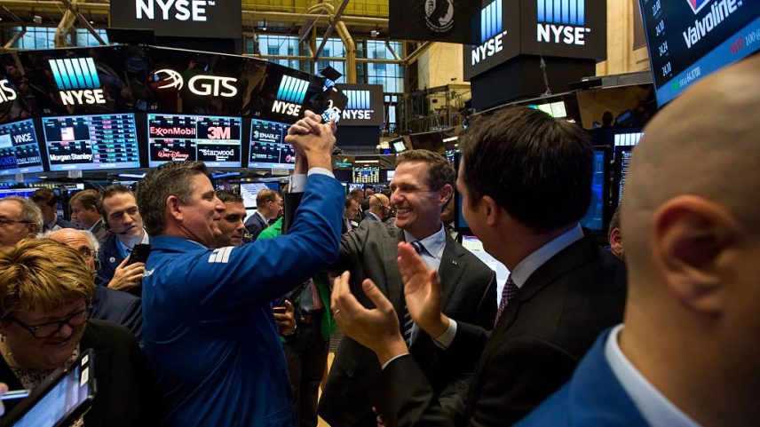 S&P 500 atinge recorde dando sinais de que a economia está positiva (Foto: Michael Nagle/Bloomberg via Getty Images)