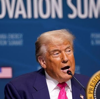 Trump anuncia tarifas superiores a 10% para importações de países pequenos
