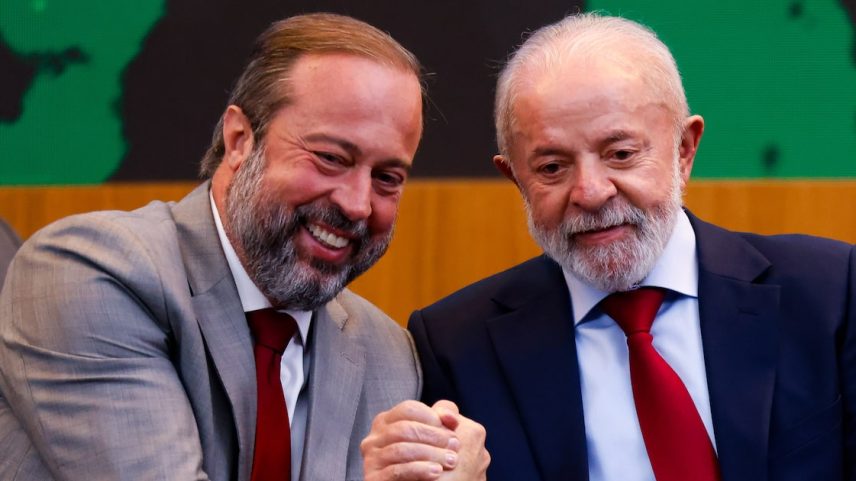 O ministro de Minas e Energia, Alexandre Silveira, anunciou em abril a perspectiva de lançamento desta política para este ano. Em recado a Trump, Lula disse nesta quinta que 'aqui ninguém põe a mão' (Foto: Wilton Junior/Estadão)