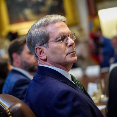 Secretário do Tesouro afirma que Powell não deve renunciar ao Fed neste momento