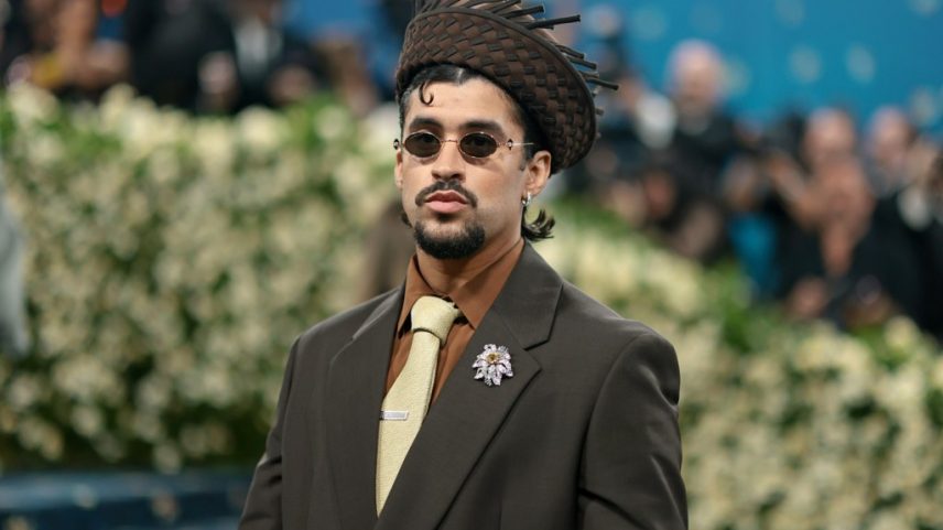 Assista ao vídeo "NUEVAYol" de Bad Bunny que celebra a cultura latina, critica políticas anti-imigrantes e entrega uma poderosa mensagem pró-imigrante. (Foto: Reprodução)