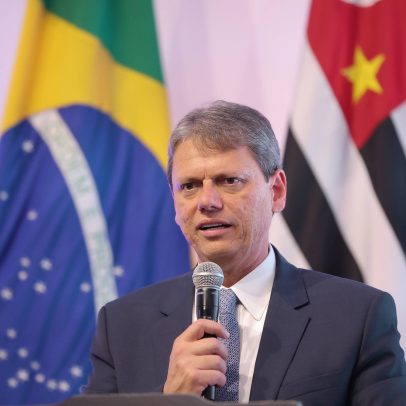 Tarcísio defende exclusão de Jair Bolsonaro e não questiona sistema eleitoral