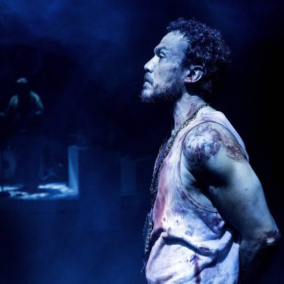 Atores reinterpretam 'Odisseia' em montagem inovadora e envolvente