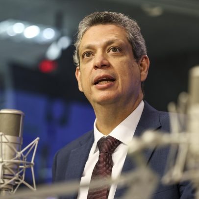 Ministro defende que críticas não são contra o governo, mas contra o Brasil