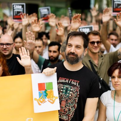 Trabalhadores de Candy Crush protestam contra demissões por causa da IA