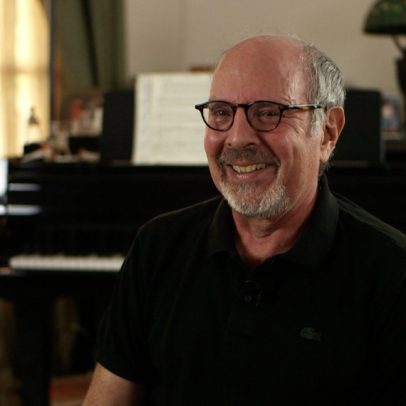 Compositor da icônica música de 'Arquivo X' falece aos 78 anos