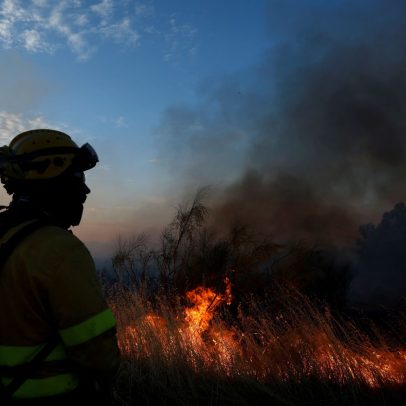 Incêndios florestais na Espanha provocam nuvem de fumaça sobre Madri