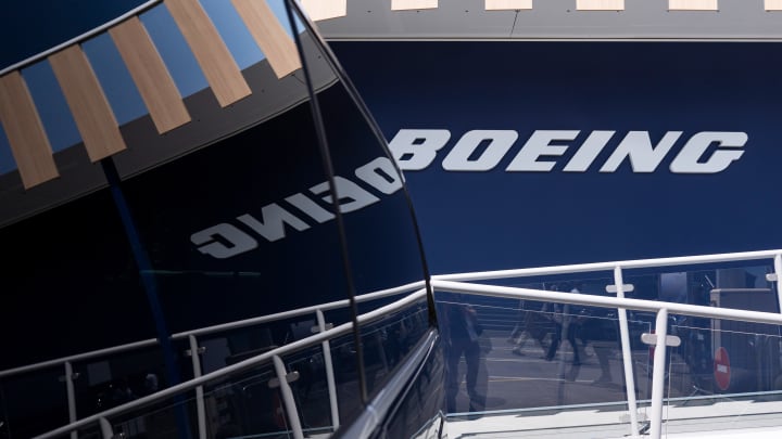 O chefe da FAA, Steve Dickson, pilota um Boeing 737 MAX, a partir do Boeing Field em 30 de setembro de 2020, em Seattle, Washington. (Foto: Mike Siegel | Getty Images)