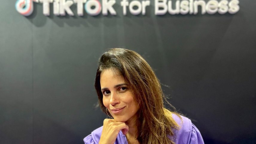 Silvia Belluzzo, diretora de marketing do TikTok, defende uma liderança estratégica e colaborativa no CMO Summit (Foto: Divulgação/TikTok)