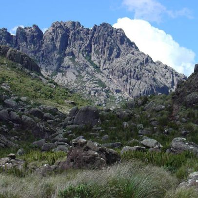 Grupo é resgatado de helicóptero após se perder no Pico das Agulhas Negras