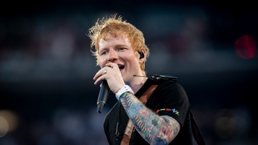 Ed Sheeran fez uma versão da canção 'Teenage Dirtbag', hino de 2000 da Wheatus, com o vocalista da banda, Brendan B. (Foto: Reprodução)