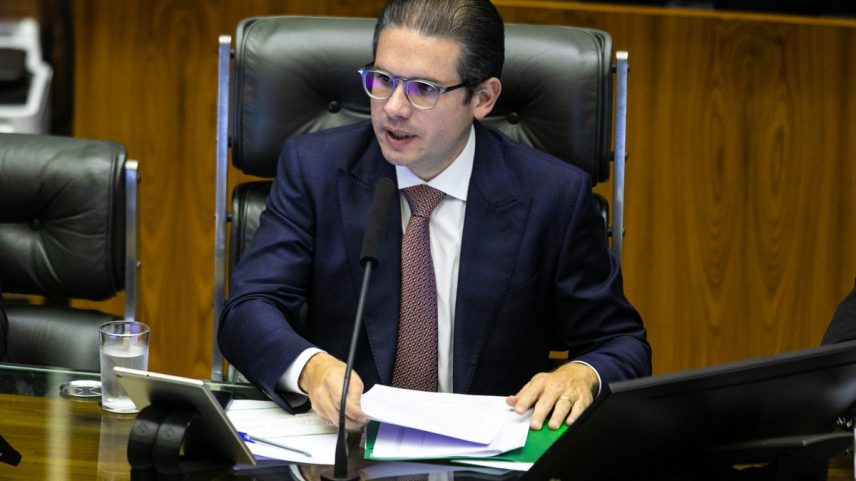 Hugo Motta em sessão na Câmara (Foto: Brenno Carvalho / Agência O Globo)