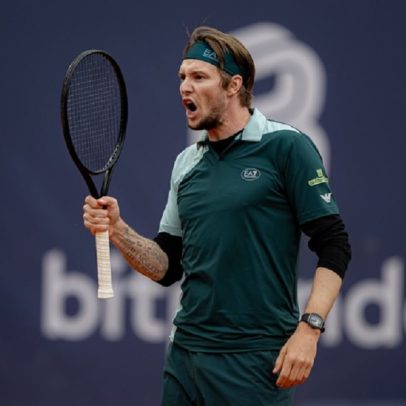 Bublik conquista segundo título consecutivo em torneio de saibro