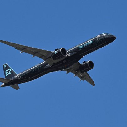 Embraer fecha contrato de R$ 21,7 bi com SAS e entrega aviões ao Paraguai