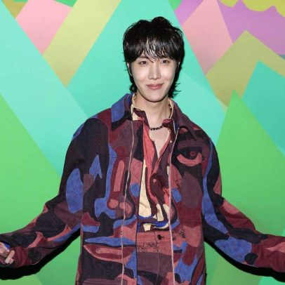 j-hope faz aparição surpresa no segundo dia da turnê mundial da BLACKPINK