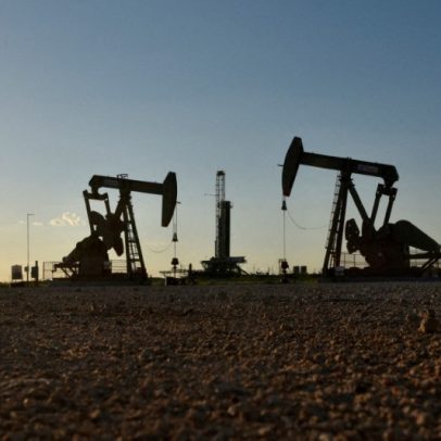 Petróleo mantém estabilidade com alta demanda por gasolina e tensões no Mar Vermelho