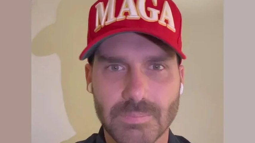 Deputado licenciado Eduardo Bolsonaro e seu boné 'Make America Great Again' (Foto: Reprodução)