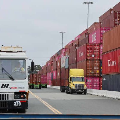 Porto de Los Angeles registra recorde de movimentação de contêineres antes de tarifas