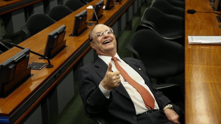 Deputado Paulo Maluf (PP-SP) em sala de reuniões da Câmara dos Deputados (Foto: Pedro Ladeira - 10.out.17/Folhapress)