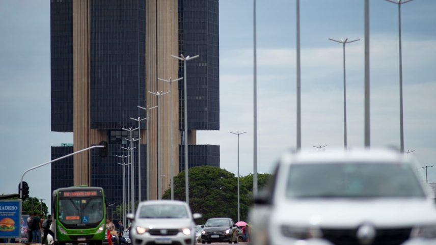 Banco Central em Brasília: medida de estímulo ao consumo é novo elemento a ser considerado na política monetária (Foto: Andressa Anholete/Bloomberg)