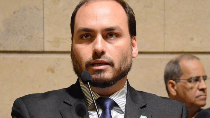 Vereador reclamou nas redes sociais da 'bagunça' deixada pelos investigadores (Foto: Renan Olaz/CMRJ/Divulgação)