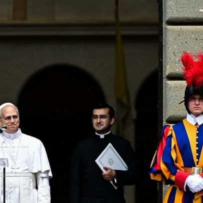 Papa Leão XIV celebra primeiro Angelus em Castel Gandolfo após mudança de tradição