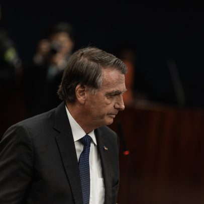 Bolsonaro revela que sempre guardou dólares em casa durante sua vida política