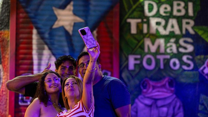 La Placita de Santurce, em San Juan, em Porto Rico (Foto: Ricardo ARDUENGO / AFP)