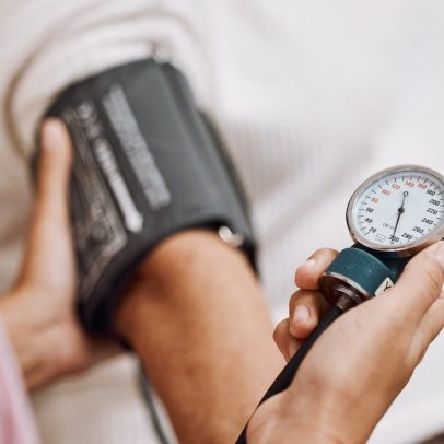 Estudo revela que brasileiros enfrentam desafios no controle de diabetes e hipertensão