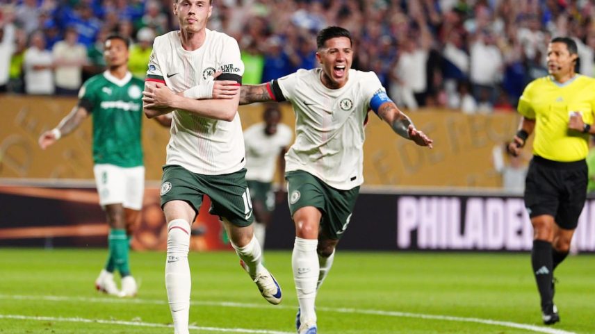 Cole festeja o gol com sua 'tiritona' frente ao Palmeiras em quartas de final. (Foto: Associated Press/LaPresse)