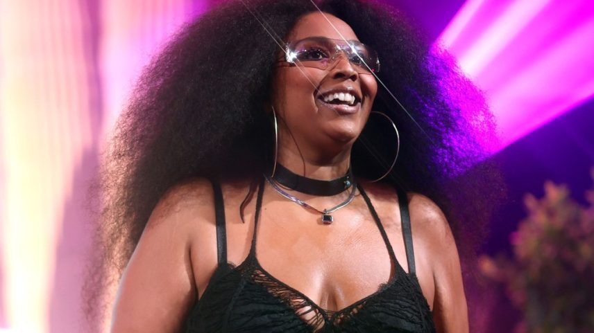 Lizzo compartilhou fotos de antes e depois antes de revelar a "verdade" por trás de sua perda de peso. (Foto: Reprodução)