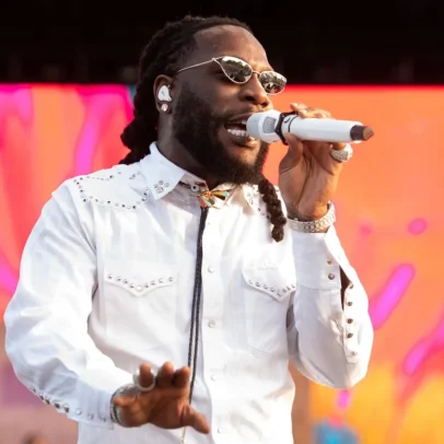 Burna Boy se desculpa por se distanciar do Afrobeats e reafirma sua conexão