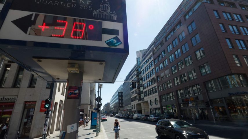 Onda de calor na Europa se move em direção à Alemanha, que pode registrar 40°C; termômetro de rua em Berlim registra 38°C (Foto: Odd Andersen/AFP)
