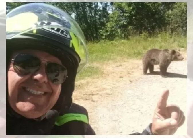 Omar Farang Zin, de 48 anos, publicou fotos com ursa antes de ataque na Romênia (Foto: Redes sociais)