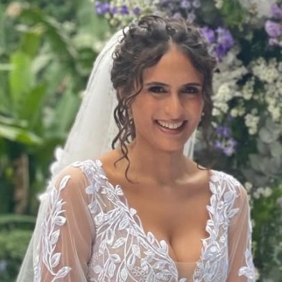 Influencer revela detalhes da primeira relação sexual após o casamento
