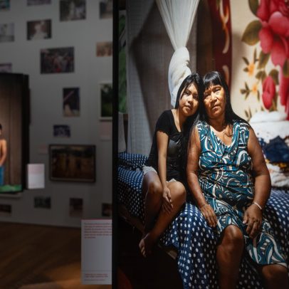 Exposição em São Paulo apresenta fotos de indígenas que rompem com o exotismo