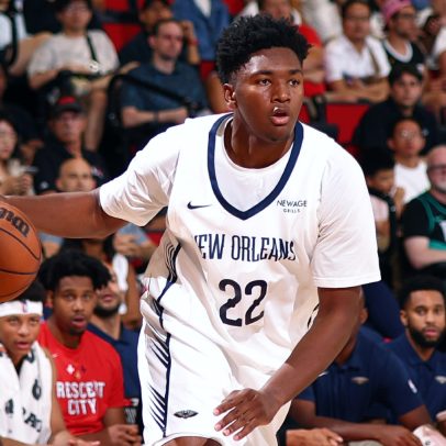 Derik Queen, novato dos Pelicans, passa por cirurgia no pulso esquerdo
