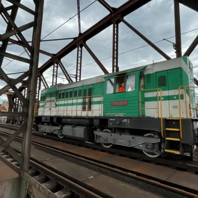Crítica ao projeto ferroviário de Praga levanta preocupações sobre viabilidade